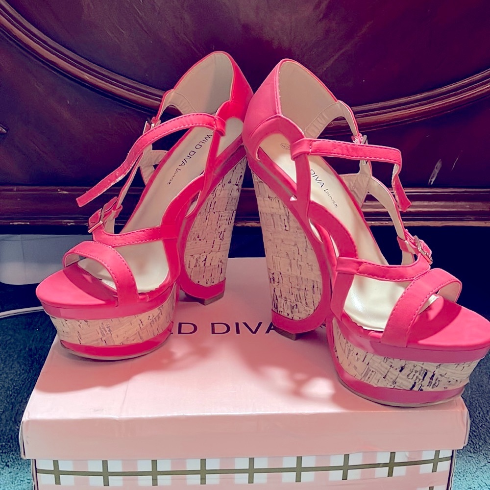 WILD DIVA Lounge 60s cork bottom coral wedge high heels🔥